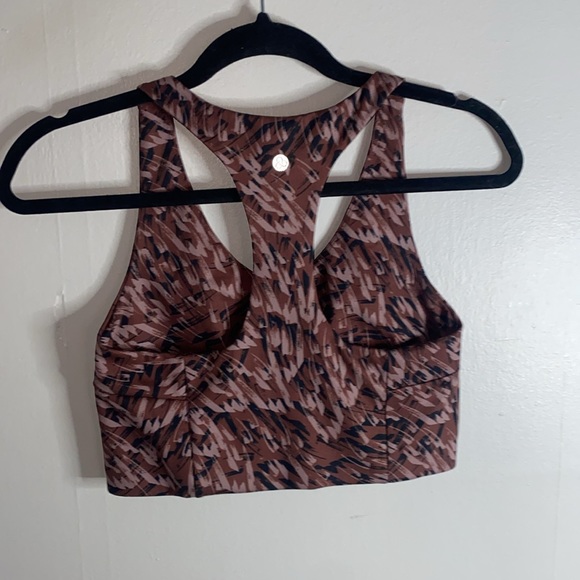 🎱Adorable pattered sports bra! - Picture 5 of 6